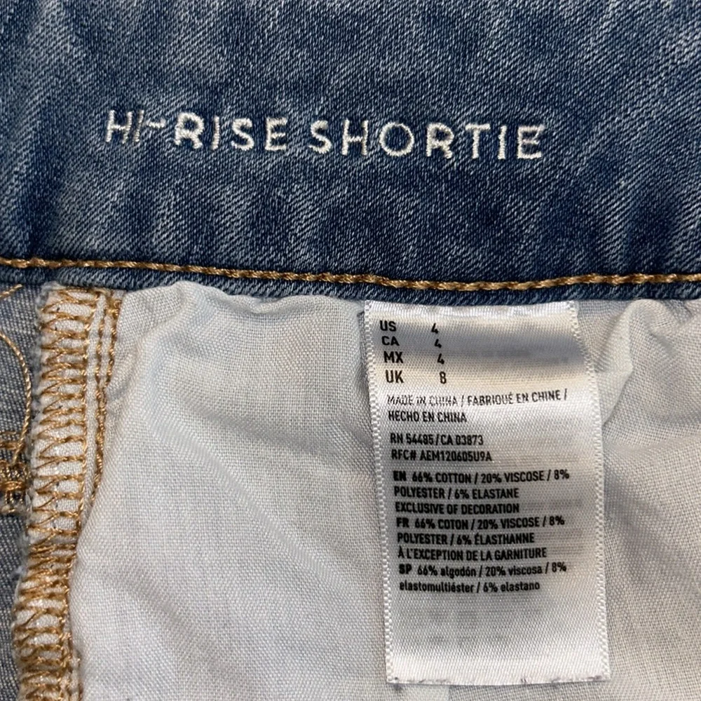 🦅CLOSET CLOSE OUT🦅
American Eagle Hi Rise Shorties
Size 4 - Picture 4 of 8